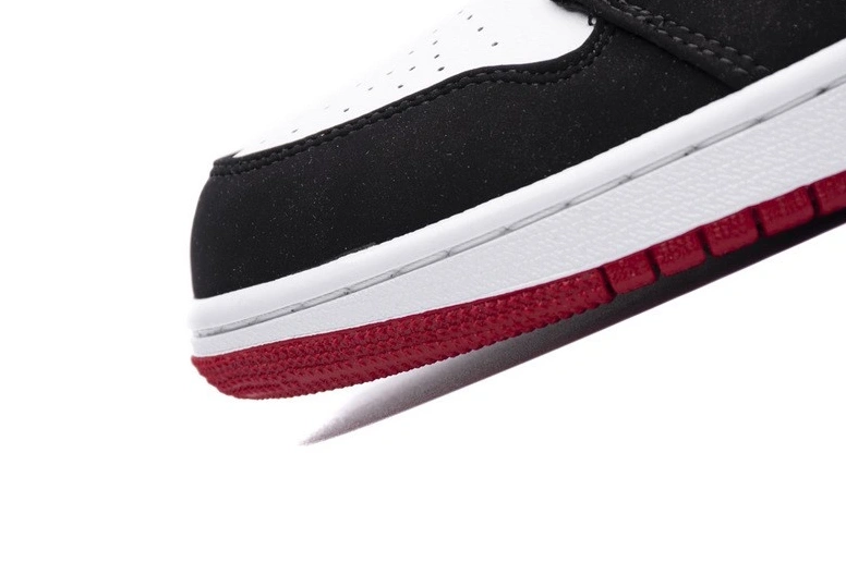 Low 553558-116 Black Toe Jordan  1 0201